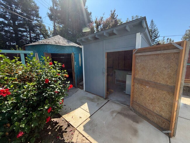 Building Photo - 7210 Zelinda Dr