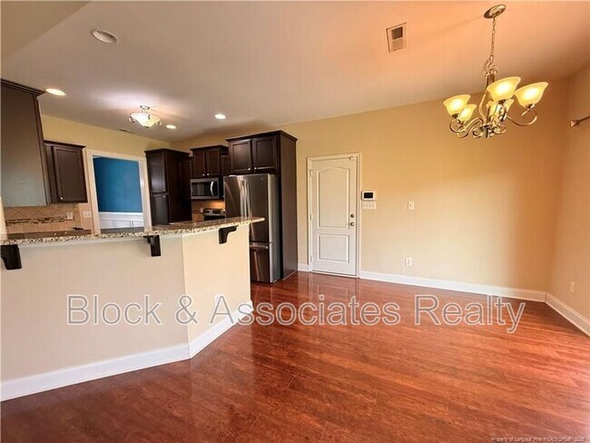 Building Photo - 1705 Bluffside Dr
