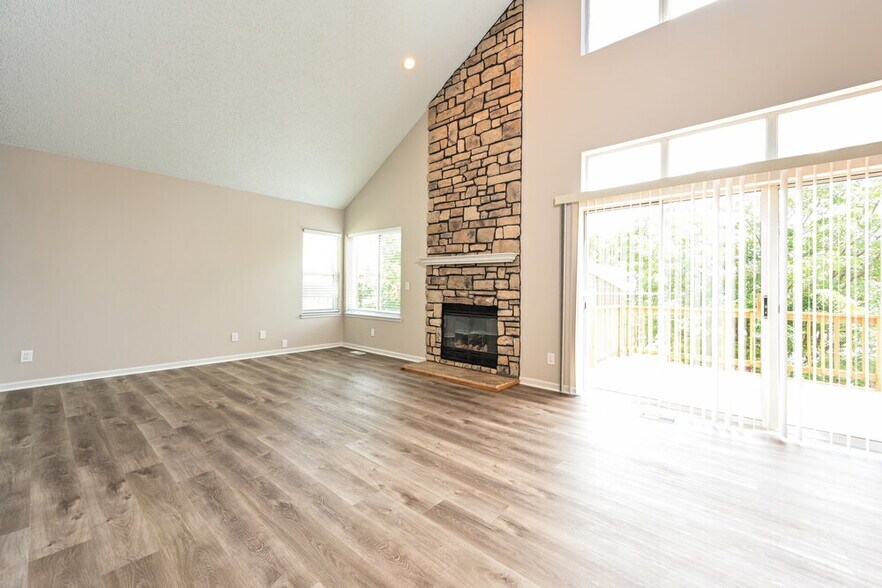 Building Photo - 7572 Dawn Dr