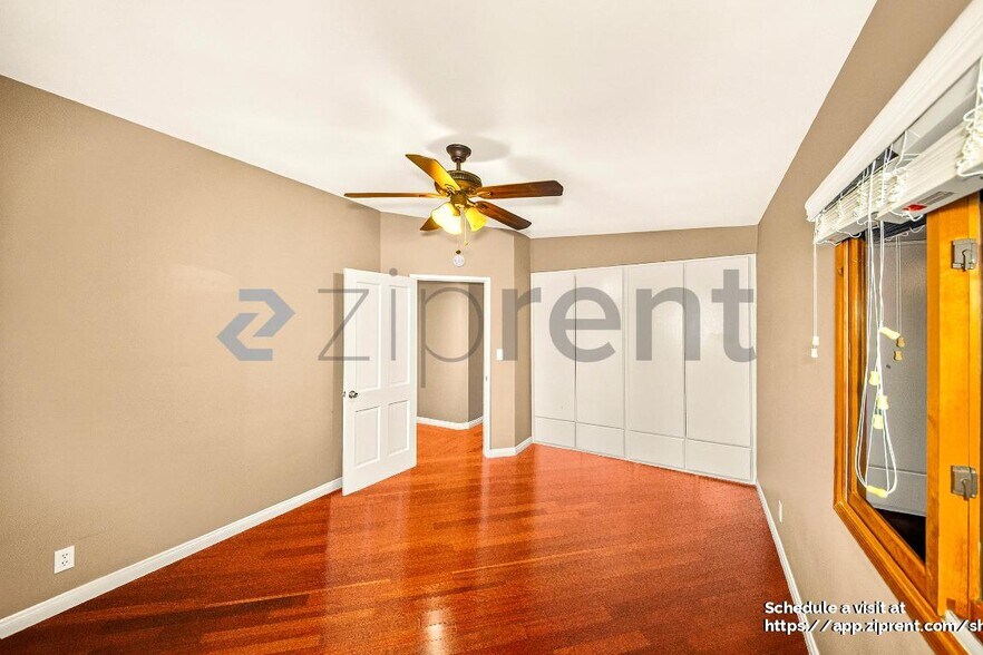 Building Photo - 5187 Llano Dr