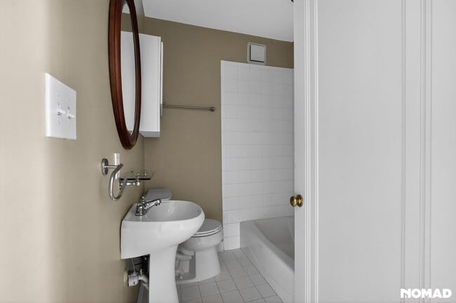 Building Photo - 2068 Walton Wy