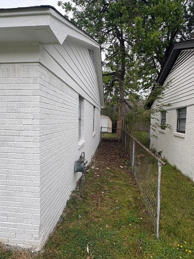 Building Photo - 4212 Cochese Rd