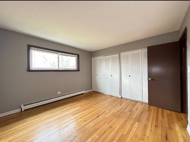 Building Photo - 440 W Stevens Dr