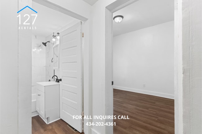 Building Photo - Spacious 3-Bedroom Apartment with Modern U...