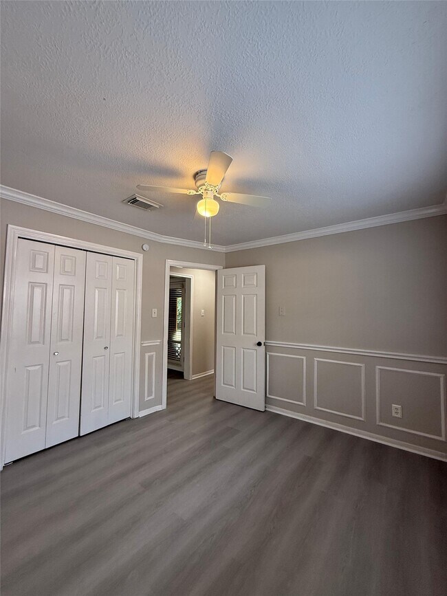 Building Photo - 1042 Cascade Creek Dr