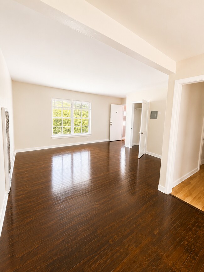 Building Photo - Bright and Spacious 1-Bedroom Near St. Mary’s and Woodlawn Lake
