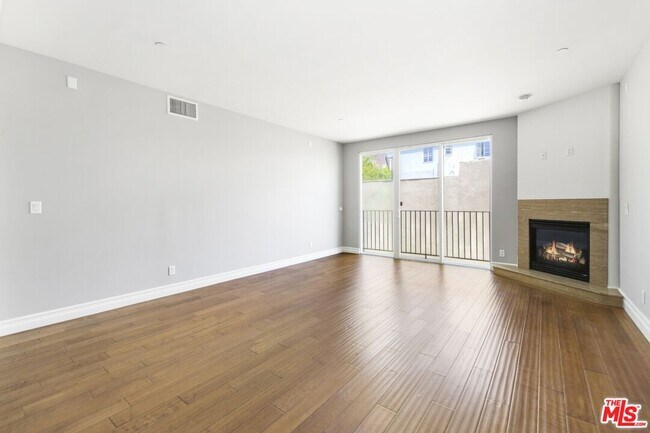 Building Photo - 4711 Ambrose Ave