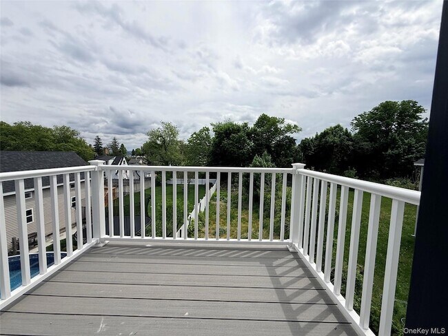 Building Photo - 268 Carpenter Ave