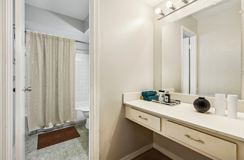 Building Photo - 4001 Georgetown Dr