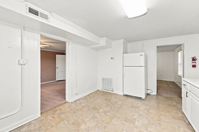 Building Photo - 101 E Woodall St