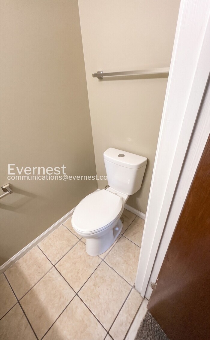 Building Photo - 387 Jamestown Manor Dr