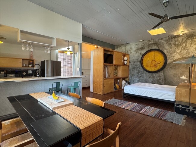 Building Photo - 1614 Avenue K