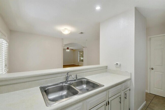 Building Photo - 2503 Star Grass Cir