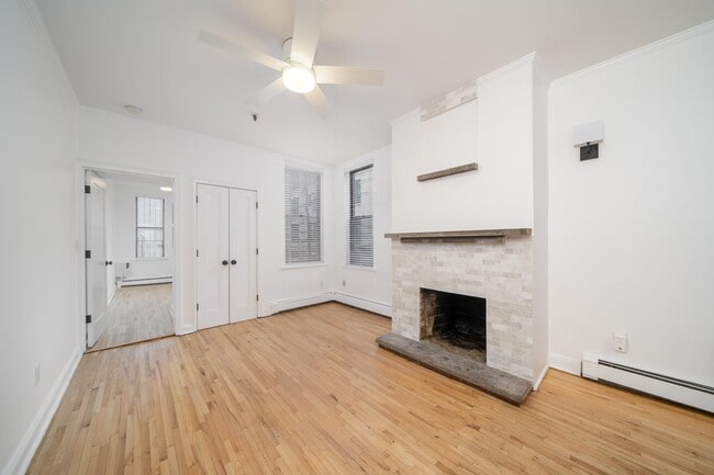 Building Photo - 132 Madison St