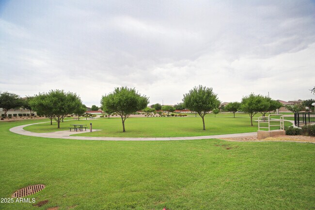 Building Photo - 947 E Ladbroke Way