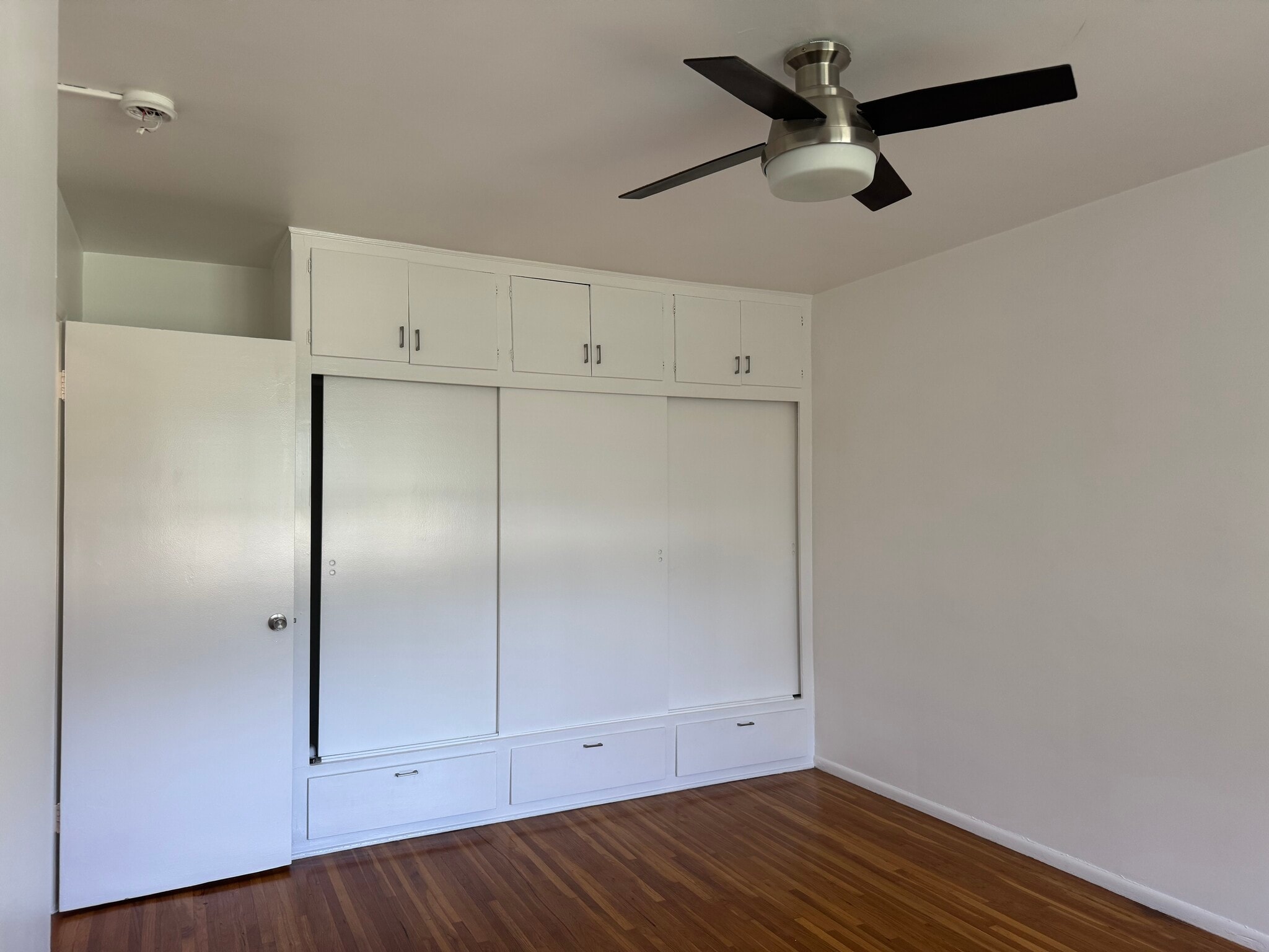 Building Photo - 1380 Masselin Ave