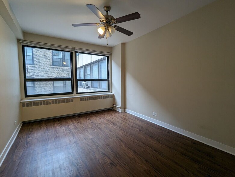 Building Photo - 4180 N Marine Dr