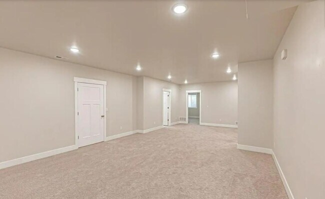 Building Photo - 5622 Glass Mountain Blvd