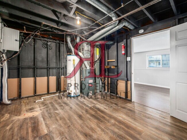 Building Photo - 3102 Elmreeb Dr