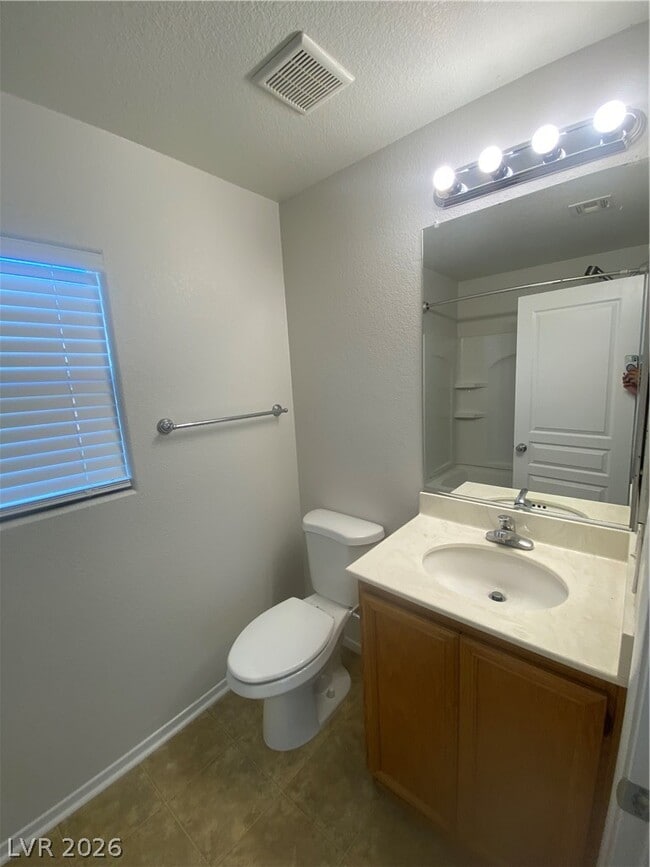 Building Photo - 578 Shewsbury Ave