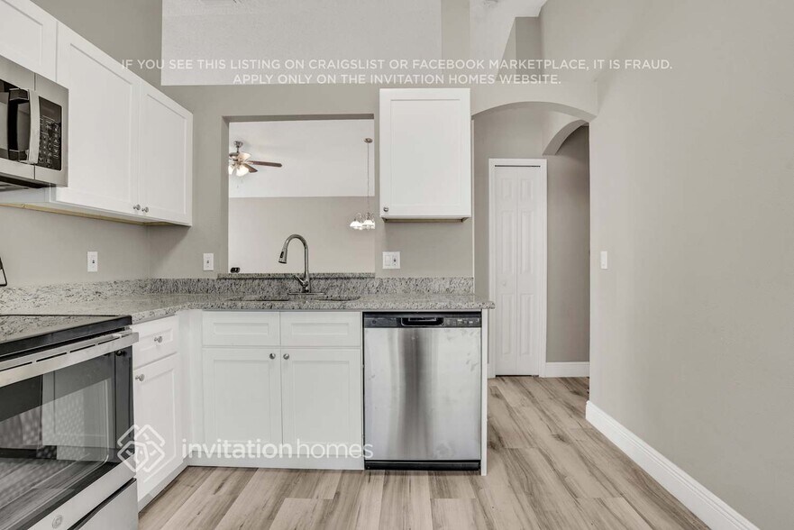 Building Photo - 4919 Aventura Blvd