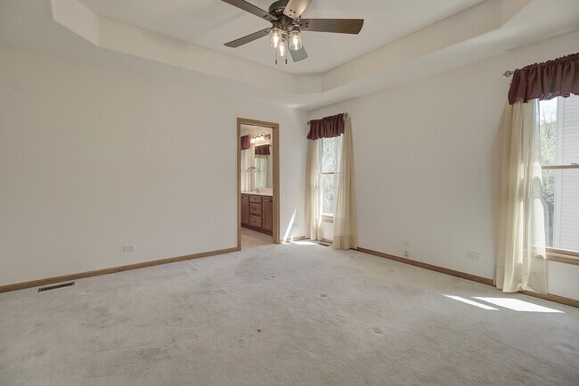 Building Photo - 403 E Main St