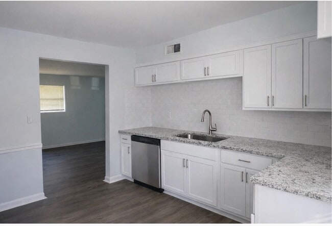 Building Photo - Move In Specials At Dodson Courtyard Apartments