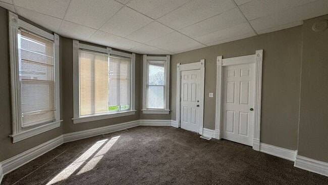 Building Photo - Charming 3-Bedroom Home with Convenient Lo...