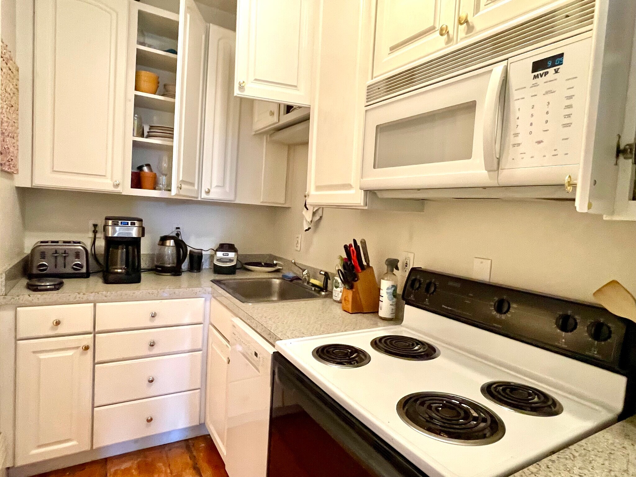 Building Photo - 149 Beacon St