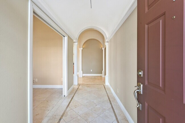 Building Photo - 9001 Crimson Clover Way