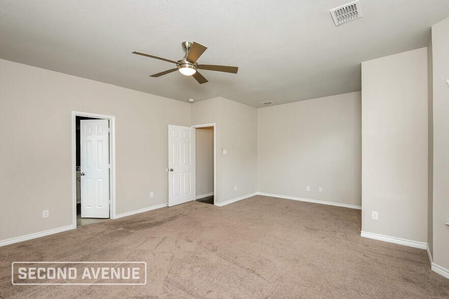 Building Photo - 2109 Lorrie Ln