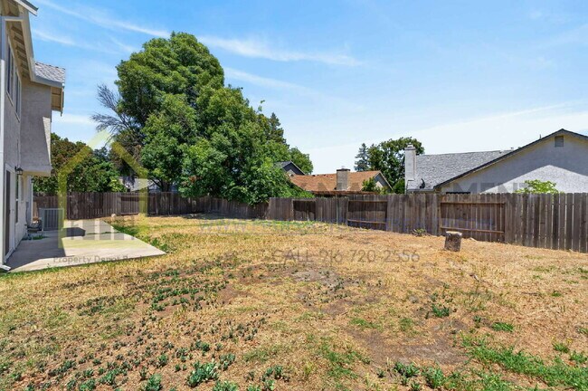 Building Photo - Spacious 3-Bedroom Retreat with 2.5 Baths in Prime Elk Grove Location
