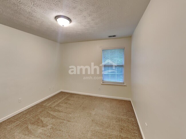 Building Photo - 3254 Ashgrove Ln SW