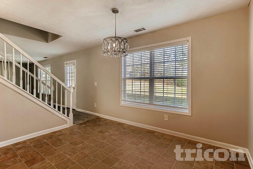 Building Photo - 35 Trelawney Ln