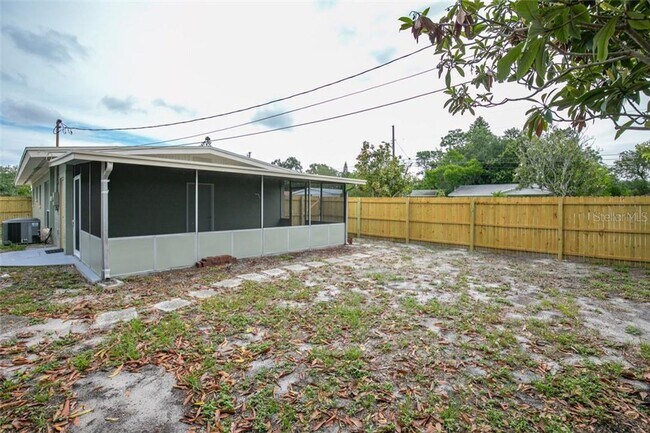 Building Photo - Call Today to Tour This Great 3-bedroom House Available for Rent in Beautiful St Petersburg!