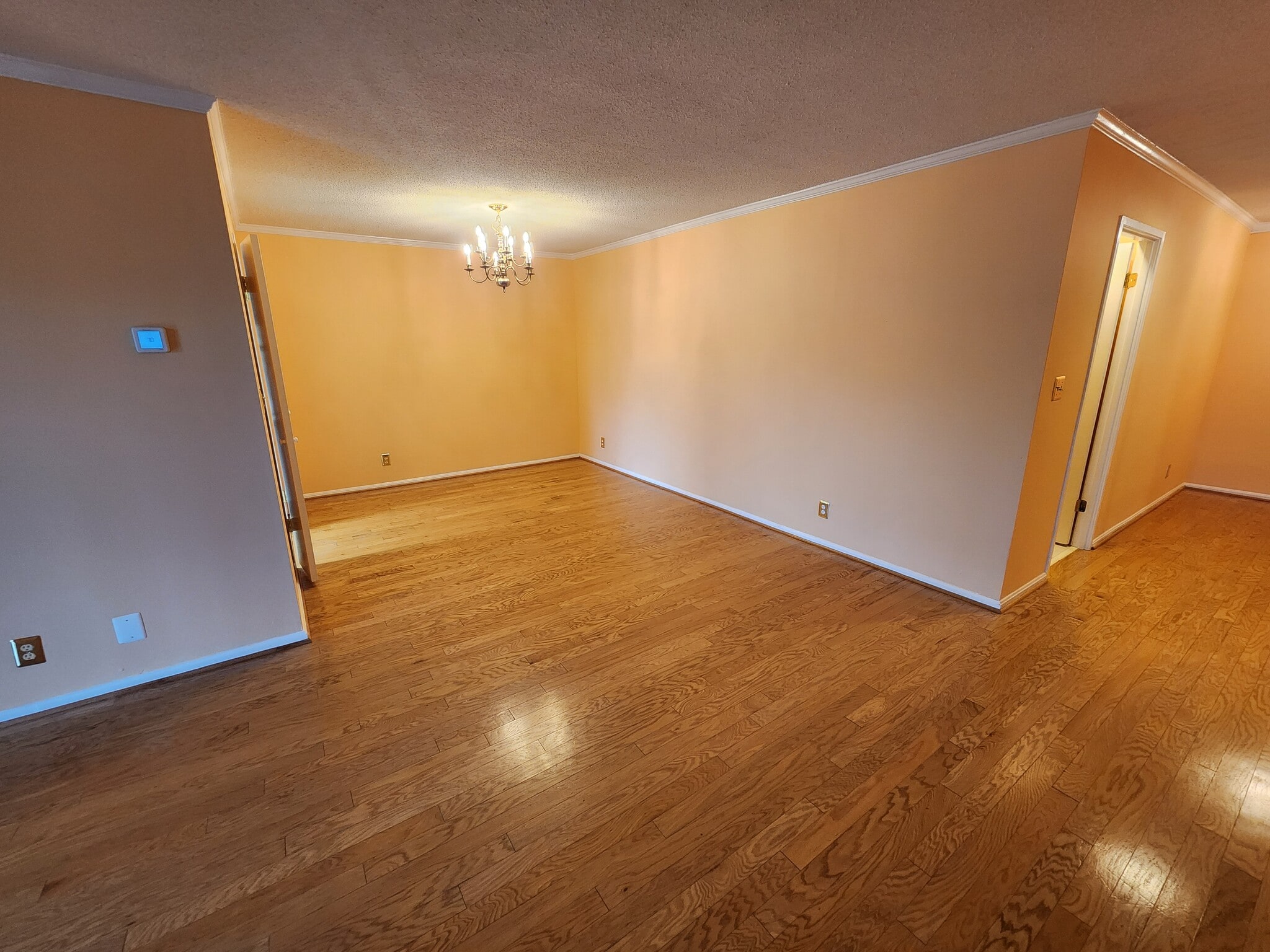 Dining area - 5901 Mt Eagle Dr