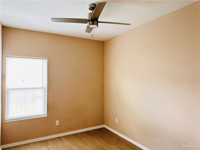 Building Photo - 11 West Dr