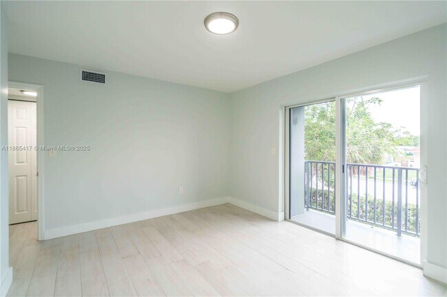 Building Photo - 465 NE 59th St