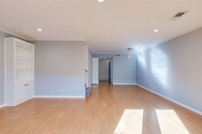 Building Photo - 6339 Briar Rose Dr