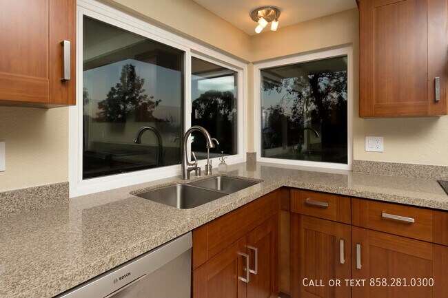 Building Photo - 732 Camino Santa Barbara