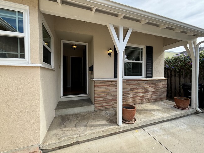 Welcoming covered front porch - 5450 Burnet Ave