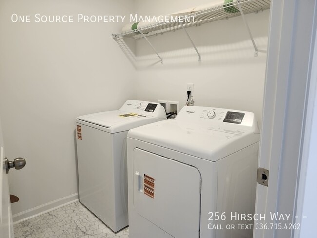 Building Photo - 256 Hirsch Wy