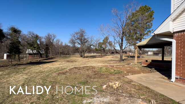 Building Photo - 4605 Sunset Terrace