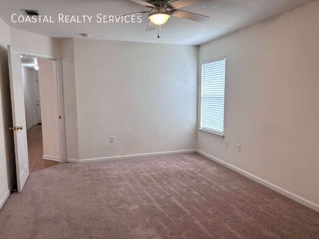 Building Photo - 64 7th Ave