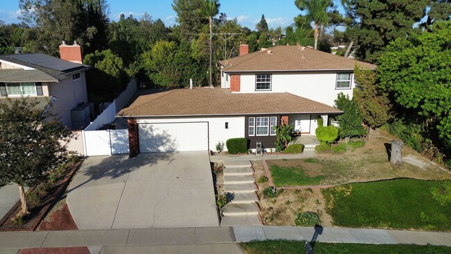 Primary Photo - Beautiful 5BR/4BA Home with Large Yard & P...