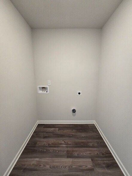 Building Photo - 228 Isabella Way