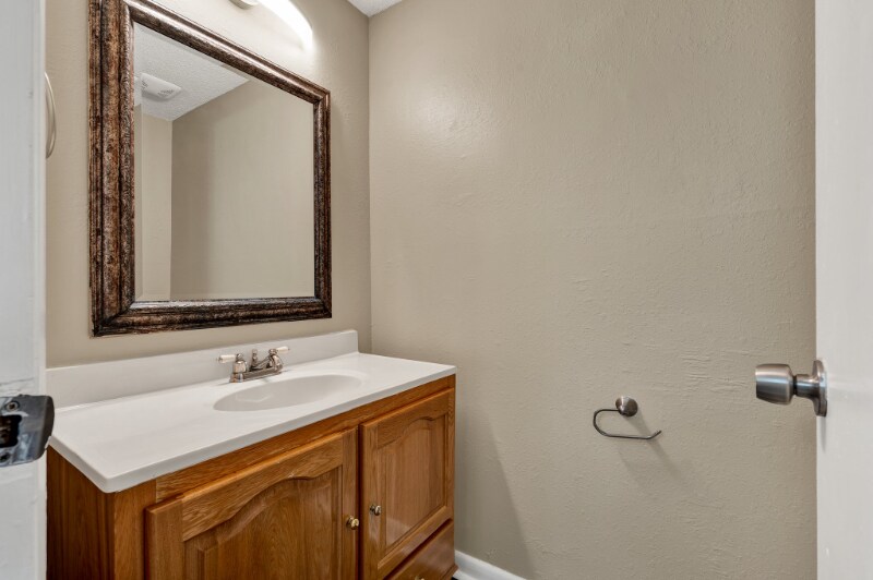 Building Photo - 1312 Ely Rd