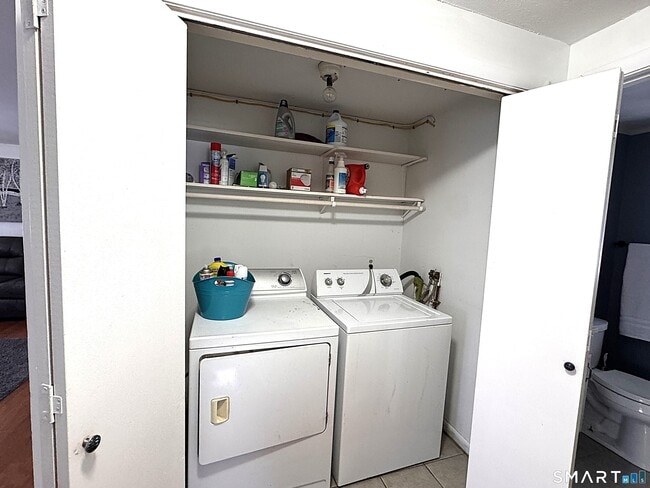 Building Photo - 270 S Windham Rd