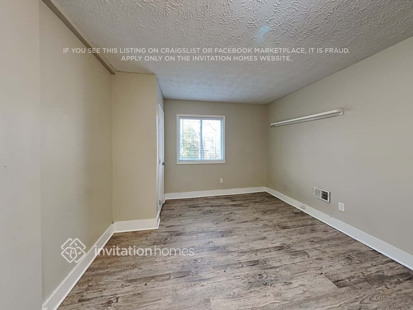 Building Photo - 1621 Highland Ct