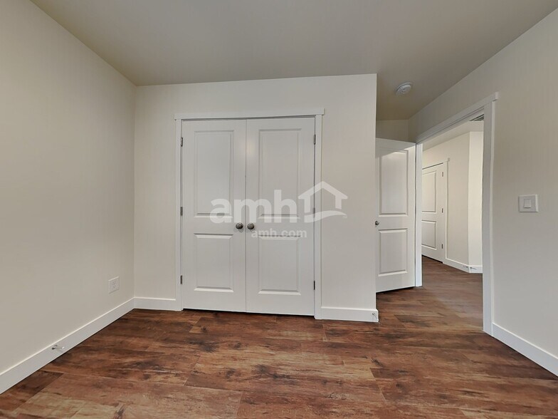 Building Photo - 7817 Verona Lp SW